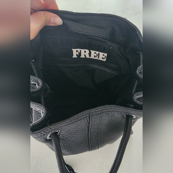 Aritzia Wilfred Free backpack - Picture 5 of 8